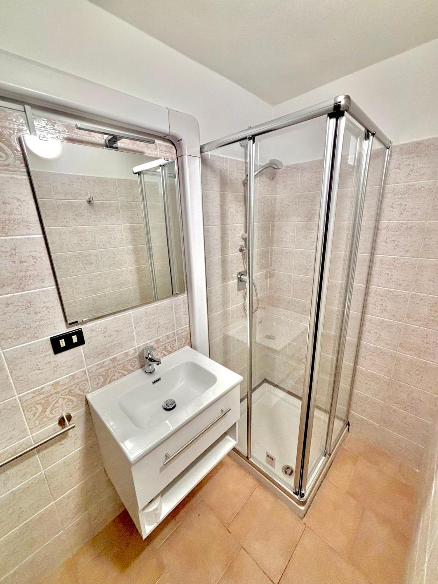 Vittoria Holiday House - Tulip Apartment And Tulip Room Stresa Dış mekan fotoğraf